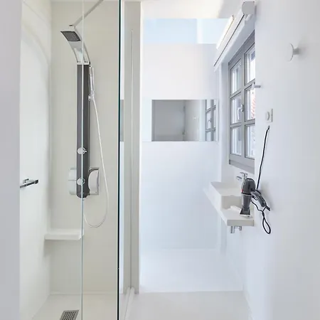 Clock Tower Apart Otel Arachova