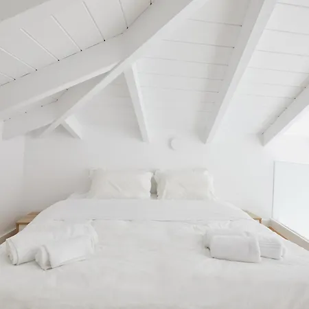 Clock Tower Apart Otel 4*